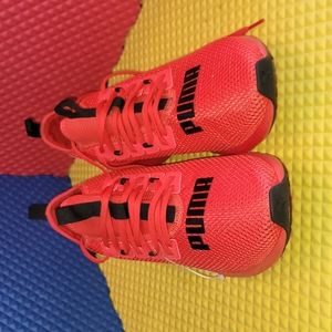 Puma 10 Cell 195424-03 Men's Red & Black Slip-On Lace Athletic Shoes Size 9.5